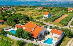 Amazing Home In Pridraga 