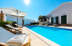 Amazing Home In Pridraga