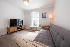 Beautiful 2 bedroom apartment close to city centre