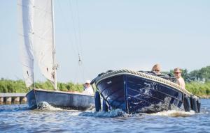 5 Bedroom Nice Home In Idskenhuizen