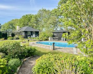 Relax In The Countryside With Pool