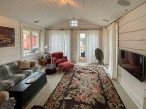 Unique Log Cabin With Sea View In Trosa