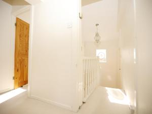 Mount Rd By N And N Stays Ltd, Perfect for contractors and workers close to local amenities, large driveway, fast wifi