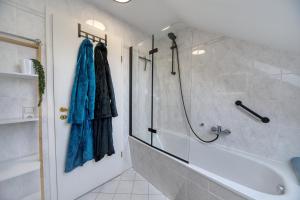 DresdenStay Modern 3 Schlafzimmer Kamin PS4 Kicker