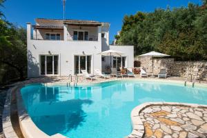 Villa Xanthe by PosarelliVillas