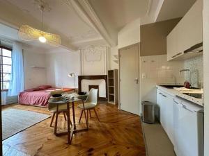 Velhac domus - maison du velay