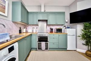 Princess Blue 1 ~ Fabulous Apt in Perfect Location