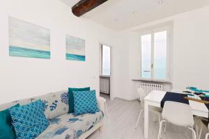 Sulla spiaggia - On the beach