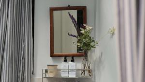 The Green Escape - Private Cabin Retreat in London