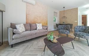 2 Bedroom Awesome Home In Oosterwolde