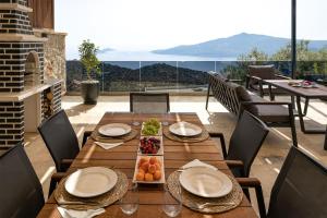 Villa Upperhouse Kalkan - Private Sea View Villa - Heated Indoor Pool - Kalkan