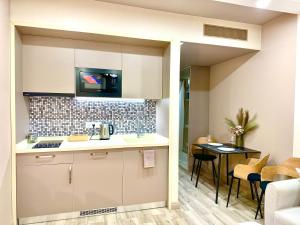 Bright Seaview Alliance Palace Apartment