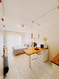 Tropical Apartaments Euroviajeros - 3hvězdičkové hotely ve městě Pineda de Mar