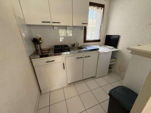 Jolie maison dans residence securisee avec piscine commune , Etage climatise, 4 couchages , 400 m de la plage de PORTIRAGNES PLAGE LRJP54
