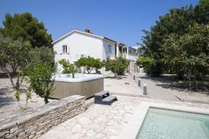 Villa Donna - holiday house for relaxation with pool, sauna, jacuzzi & biliards, Ližnjan - Istra