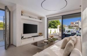 Gorgeous Home In Petrcane With Sauna 