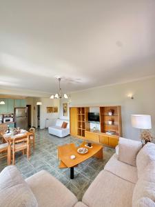 Kates Place Apartment, 5 walk from the beach