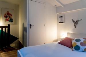 Appartements Duplex sur cour, Rue Caponiere : photos des chambres