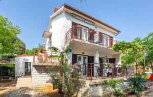 1 Bedroom Nice Apartment In Pinezici