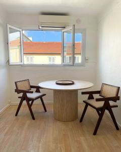 Chic studio Palais 2 min away