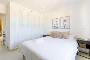 Zeus - Riviera del Sol Apartment with Stunning Sew Views