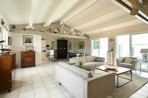 888 La Digue Heated pool