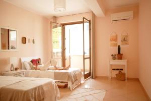 Family Apartment, 3 Balconies & Central Location, Gioiosa Marea, Fichi dIndia by Ideal Sicily