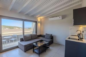 AEGEAN Apartments - Marina & Chios Island View