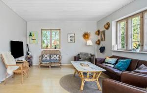 Lovely Home In Væggerløse With Wifi
