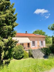 Maisons de vacances Maison de Charme avec Piscine - Le Cocon de La Bastide : photos des chambres