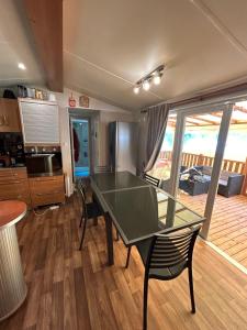 Campings Mobil-home 6 personnes 2CH 44m2 : photos des chambres