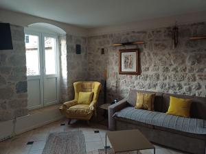 Old Town Mattarelli with Balcony and Street View