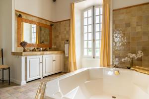 Lodges Chateau les Crostes : photos des chambres