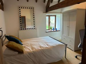 The Dizzy Duck Stable Barn