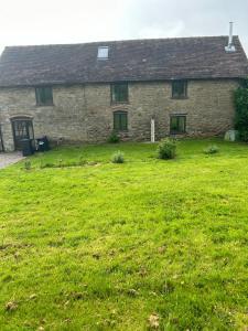 The Dizzy Duck Stable Barn