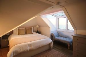 Basic Double Room - Skylight Star room in Casal Santa Virginia