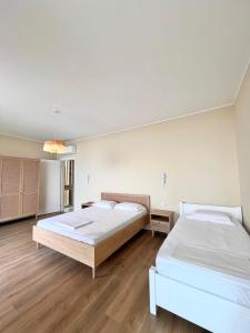 Elite Vila with Pool, Green Coast