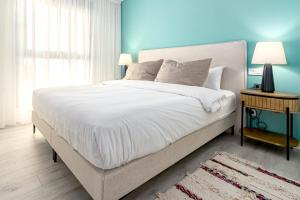 LE2E- Modern new-build flat near the beach