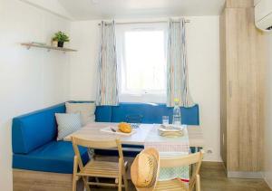 Campings Camping Les Salins de la Gardiole - Eurocamp I Homair : photos des chambres