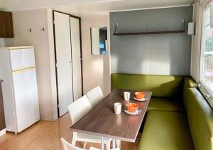 Campings Camping Les Salins de la Gardiole - Eurocamp I Homair : photos des chambres