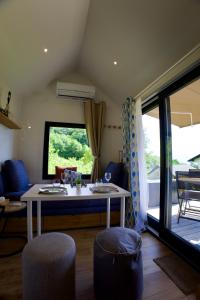 Lodges La Tiny House des Montagnes : photos des chambres