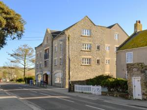 12 Maritime House
