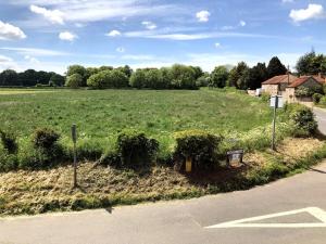 Pilgrims - Traditional flint cottage with open fire