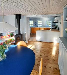 Cosy Brick House Near Bratten Beach