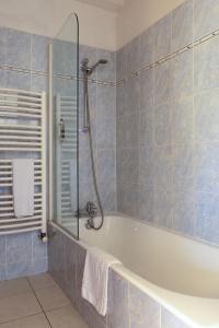 Hotels Le Castillan : photos des chambres