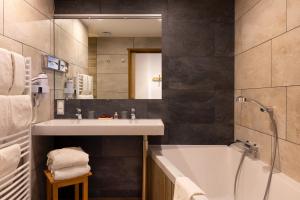 Hotels Le Castillan : photos des chambres