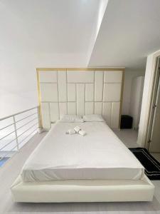 Minimalist 1 Bedroom Loft Makati in Gramercy Residences