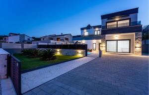 Lovely Home In Pridraga