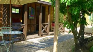 Maisons de vacances Les Piegonnaises - Deux luxueuses roulottes et la cabane en Drome Provencale : photos des chambres