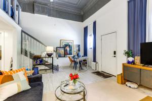 7 Mi to Dtwn Charming Couples Cove in Cincinnati